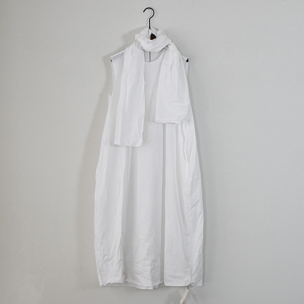 Scha Round Neck Sleeveless Dress medium long (black. white)